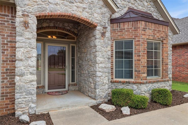 12508 CHATEAUX RD, OKLAHOMA CITY, OK 73142 - Image 0122ea31281a9d6b582b6c29bc5ebbdf/175758458