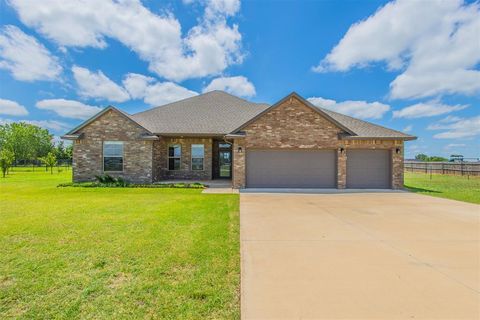 Photo of 1458 Kelly Farm Road, Edmond, OK 73025 (MLS # 1235474)