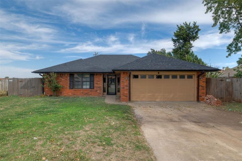 Photo of 810 N Oak Branch Court, Mustang, OK 73064 (MLS # 1255290)