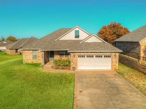 Photo of 1858 N Main Street, Blanchard, OK 73010 (MLS # 1230205)