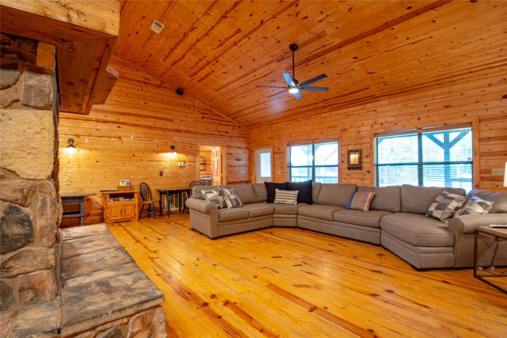 Broken Bow, Oklahoma, 74728, United States, 4 Bedrooms Bedrooms, ,4 BathroomsBathrooms,Residential,Active,2015857