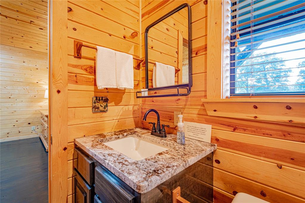 Broken Bow, Oklahoma, 74728, United States, 4 Bedrooms Bedrooms, ,4 BathroomsBathrooms,Residential,Active,2015857