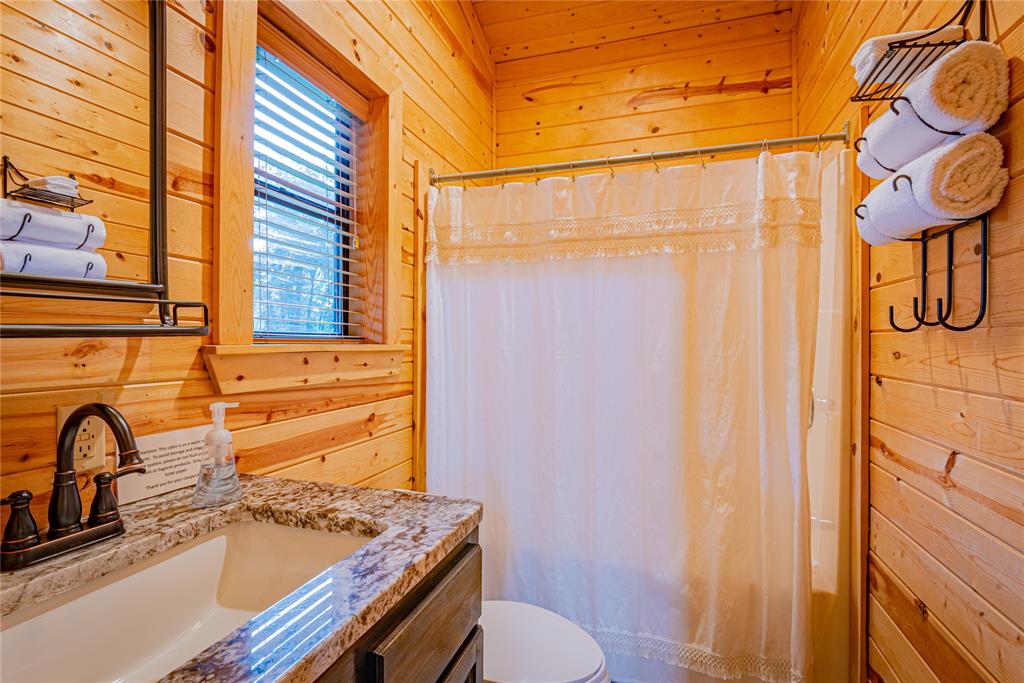 Broken Bow, Oklahoma, 74728, United States, 4 Bedrooms Bedrooms, ,4 BathroomsBathrooms,Residential,Active,2015857