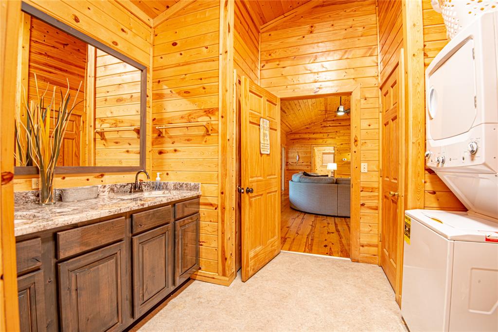 Broken Bow, Oklahoma, 74728, United States, 4 Bedrooms Bedrooms, ,4 BathroomsBathrooms,Residential,Active,2015857