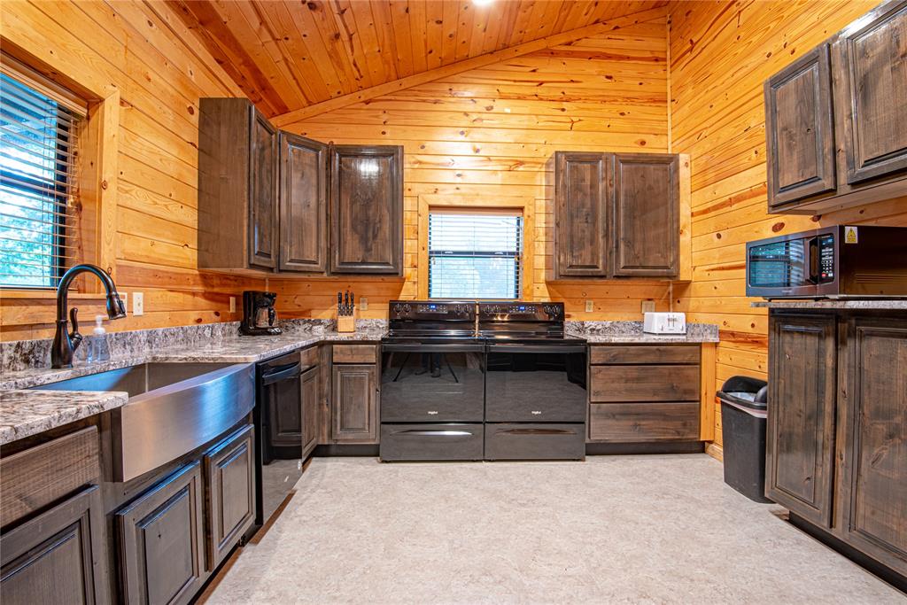 Broken Bow, Oklahoma, 74728, United States, 4 Bedrooms Bedrooms, ,4 BathroomsBathrooms,Residential,Active,2015857