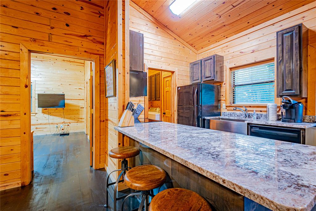 Broken Bow, Oklahoma, 74728, United States, 4 Bedrooms Bedrooms, ,4 BathroomsBathrooms,Residential,Active,2015857