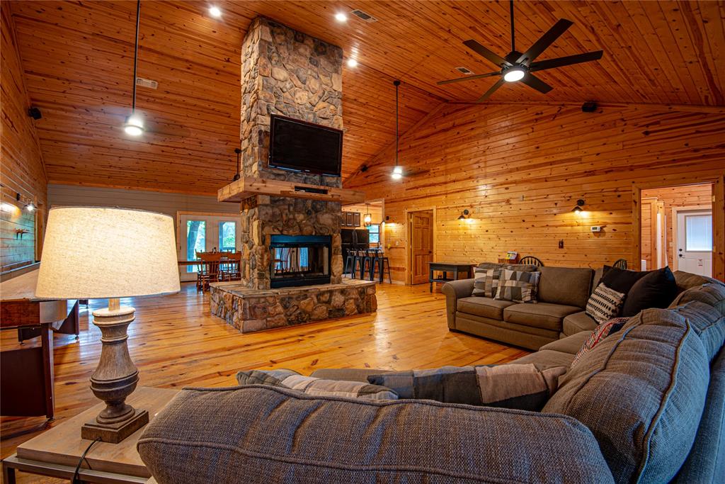 Broken Bow, Oklahoma, 74728, United States, 4 Bedrooms Bedrooms, ,4 BathroomsBathrooms,Residential,Active,2015857