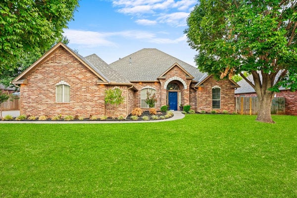 11008 FAIRWAY AVE, OKLAHOMA CITY, OK 73170 - Image 0221ec36f61816eee2153aea26a4fcb3/1718082468