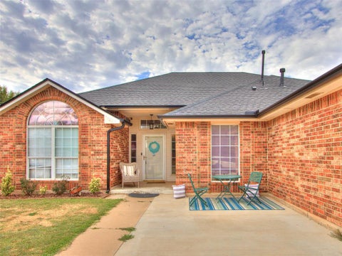 Photo of 11712 SW 7th Street, Yukon, OK 73099 (MLS # 1246169)