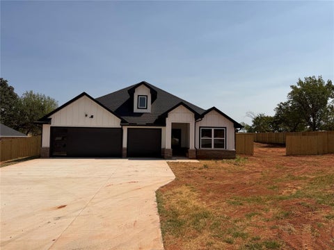 Photo of 2205 Winter Ridge Road, Blanchard, OK 73010 (MLS # 1230196)