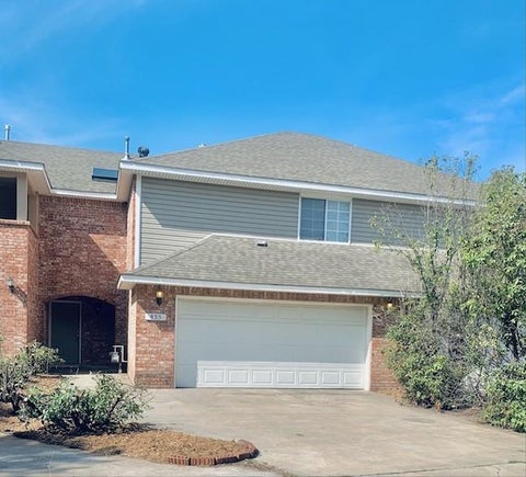 Photo of 835 Rambling Oaks Drive, Norman, OK 73072 (MLS # 1246724)