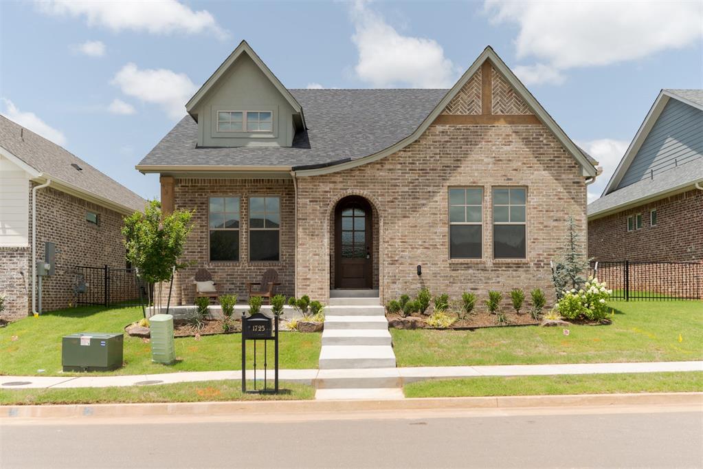 Photo 1 of 50 — 1725 Parkwood Avenue, Edmond, OK 73034