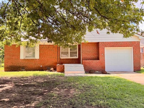 Photo of 1304 Downing Street, Oklahoma City, OK 73120 (MLS # 1207552)