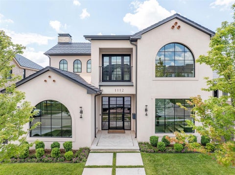 Photo of 1112 Cumberland Court, Nichols Hills, OK 73116 (MLS # 1246559)