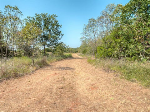 Photo of 860 E 3390 Road, Chandler, OK 74834 (MLS # 1248303)