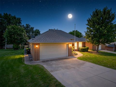 Photo of 922 Blue Bird Terrace, Purcell, OK 73080 (MLS # 1238900)