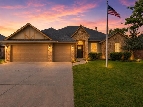 Photo of 13161 Red Oak Drive, Choctaw, OK 73020 (MLS # 1219640)