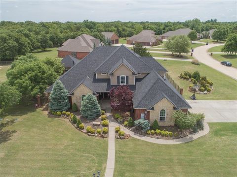 Photo of 4000 Newburg Drive, Choctaw, OK 73020 (MLS # 1227493)