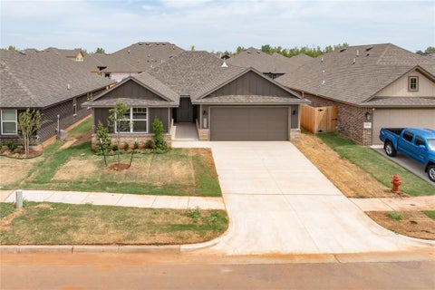Photo of 10641 SW 18th Street, Yukon, OK 73099 (MLS # 1231876)