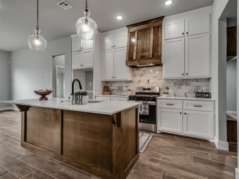 Photo of 4516 Hambletonian Lane, Mustang, OK 73064 (MLS # 1202438)