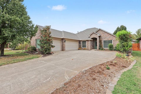 Photo of 1717 Kamber Street, Edmond, OK 73003 (MLS # 1251379)