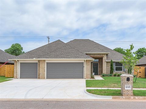 Photo of 12125 SW 45th Terrace, Mustang, OK 73064 (MLS # 1190075)