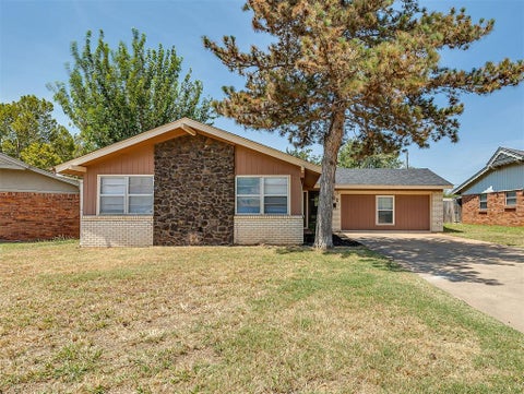 Photo of 111 Oakside Drive, Moore, OK 73160 (MLS # 1244188)