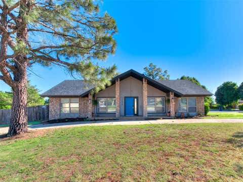 Photo of 11613 Footmans Court, Yukon, OK 73099 (MLS # 1241882)