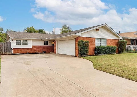 Photo of 2524 SW 66th Street, Oklahoma City, OK 73159 (MLS # 1252863)