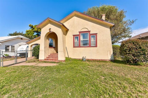 Photo of 1106 Sunset Drive, El Reno, OK 73036 (MLS # 1247041)
