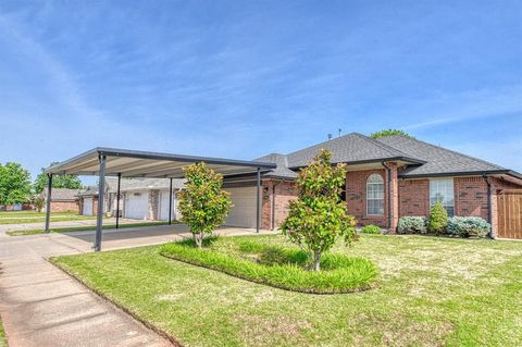 Photo of 901 SE 36th Street, Moore, OK 73160 (MLS # 1227501)