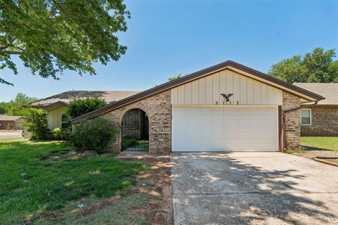 Photo of 5113 Beacon Hill Road, Oklahoma City, OK 73135 (MLS # 1229262)