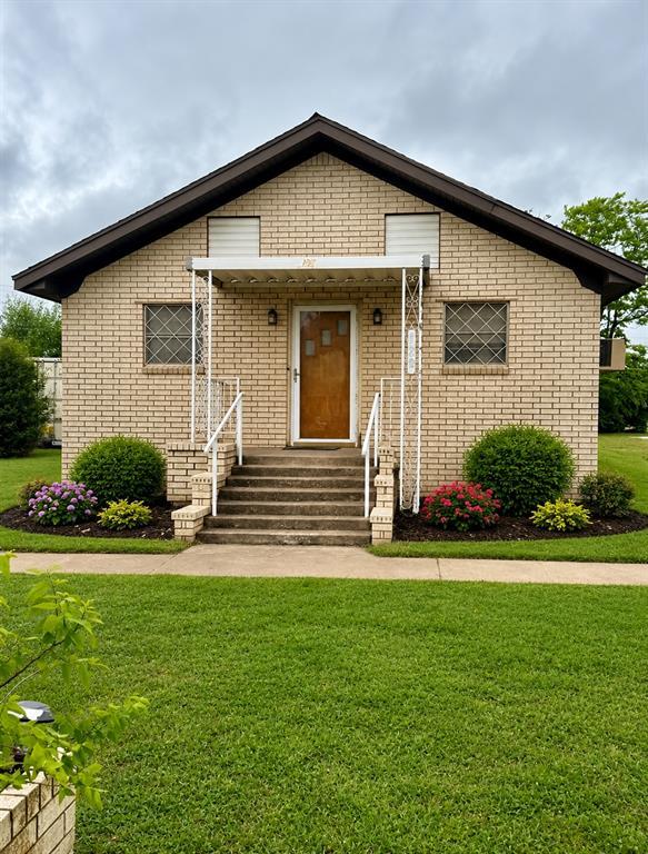 Photo 1 of 21 — 120 N Main Street, Verden, OK 73092