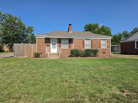 Photo of 1945 N Park Avenue, Shawnee, OK 74804 (MLS # 1237253)