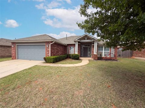 Photo of 613 Applewood Street, Moore, OK 73160 (MLS # 1226077)