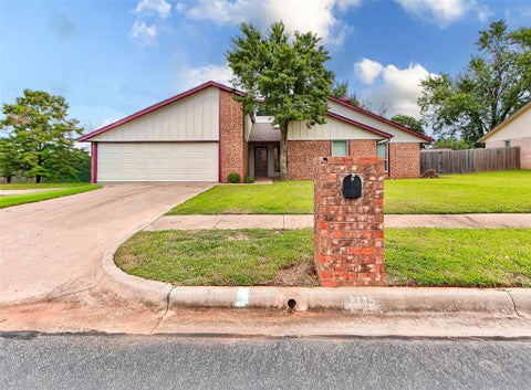 Photo of 2115 Teresa Drive, Norman, OK 73071 (MLS # 1241649)