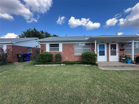 Photo of 2023 Delaware Lane, Norman, OK 73071 (MLS # 1227972)