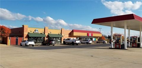 Photo of 1912 S Eastern Avenue, Moore, OK 73160 (MLS # 964771)
