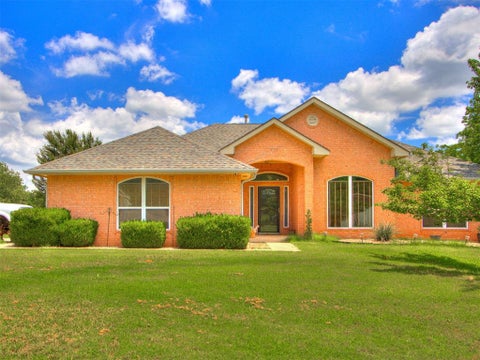 Photo of 1127 Woodbrook Drive, Purcell, OK 73080 (MLS # 1233460)