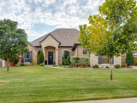 Photo of 700 Newport Bridge Drive, Edmond, OK 73034 (MLS # 1243541)