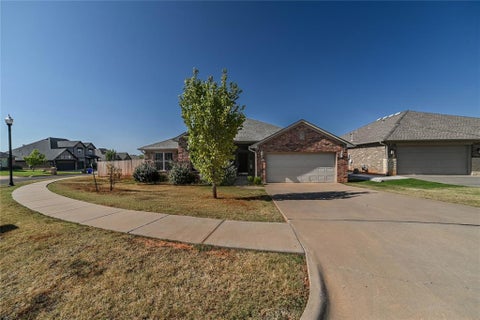 Photo of 605 Carolyn Ridge Road, Norman, OK 73071 (MLS # 1246895)