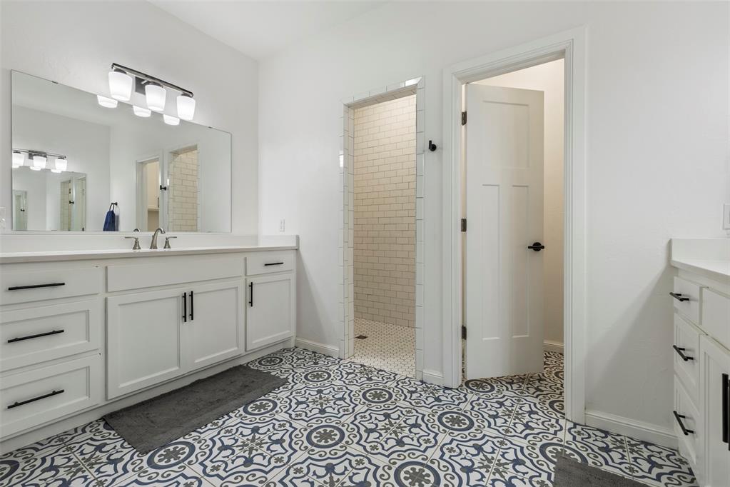 Shawnee, Oklahoma 74804, United States, 4 Bedrooms Bedrooms, ,2 BathroomsBathrooms,Residential,Active,169817