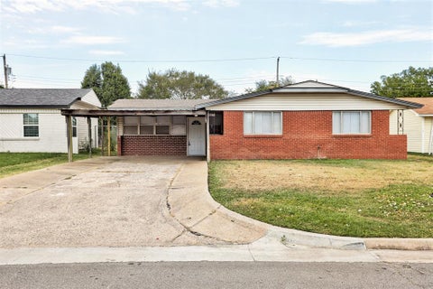 Photo of 2741 SW 60th Street, Oklahoma City, OK 73159 (MLS # 1252659)