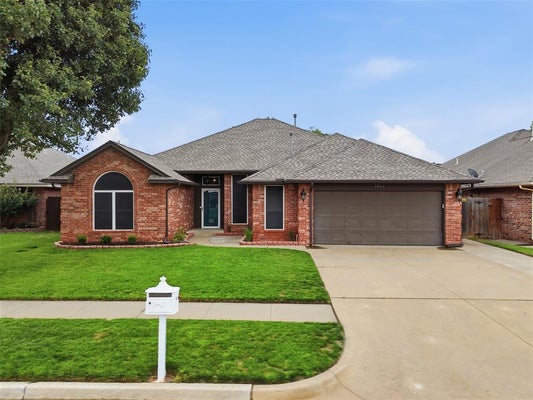 7412 STINCHCOMB DR, OKLAHOMA CITY, OK 73132 - Image 086002fe91c48685dbcc79a26f3fbc5a/1231906018