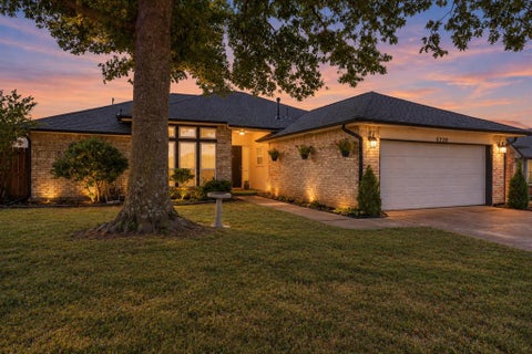 Photo of 5220 SE 84th Street, Oklahoma City, OK 73135 (MLS # 1250518)