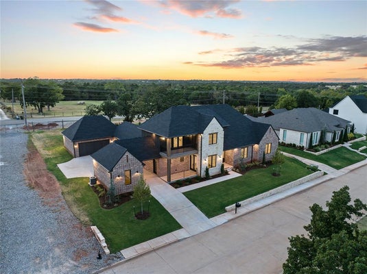 6201 CANOPY LN, EDMOND, OK 73025 - Image 08ff8a80e2b7e6f6f240a41673e18745/97376044