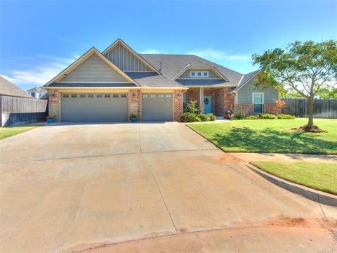 Photo of 304 Clementine Road, Yukon, OK 73099 (MLS # 1251125)