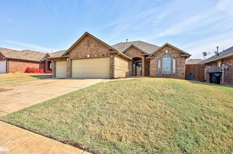 Photo of 516 Allison Lane, Moore, OK 73160 (MLS # 1237578)