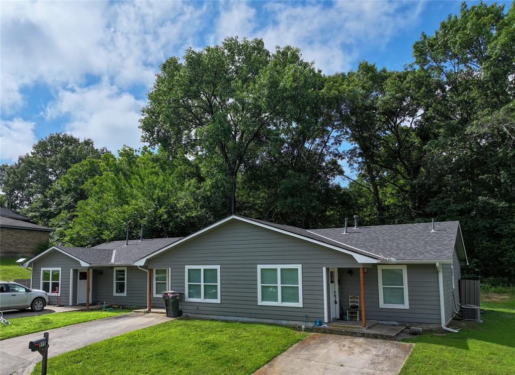Photo 1 of 10 — 813 E Florida Street, Durant, OK 74701