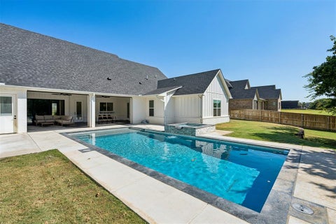 Photo of 330 Old Farm Road, Edmond, OK 73034 (MLS # 1248990)